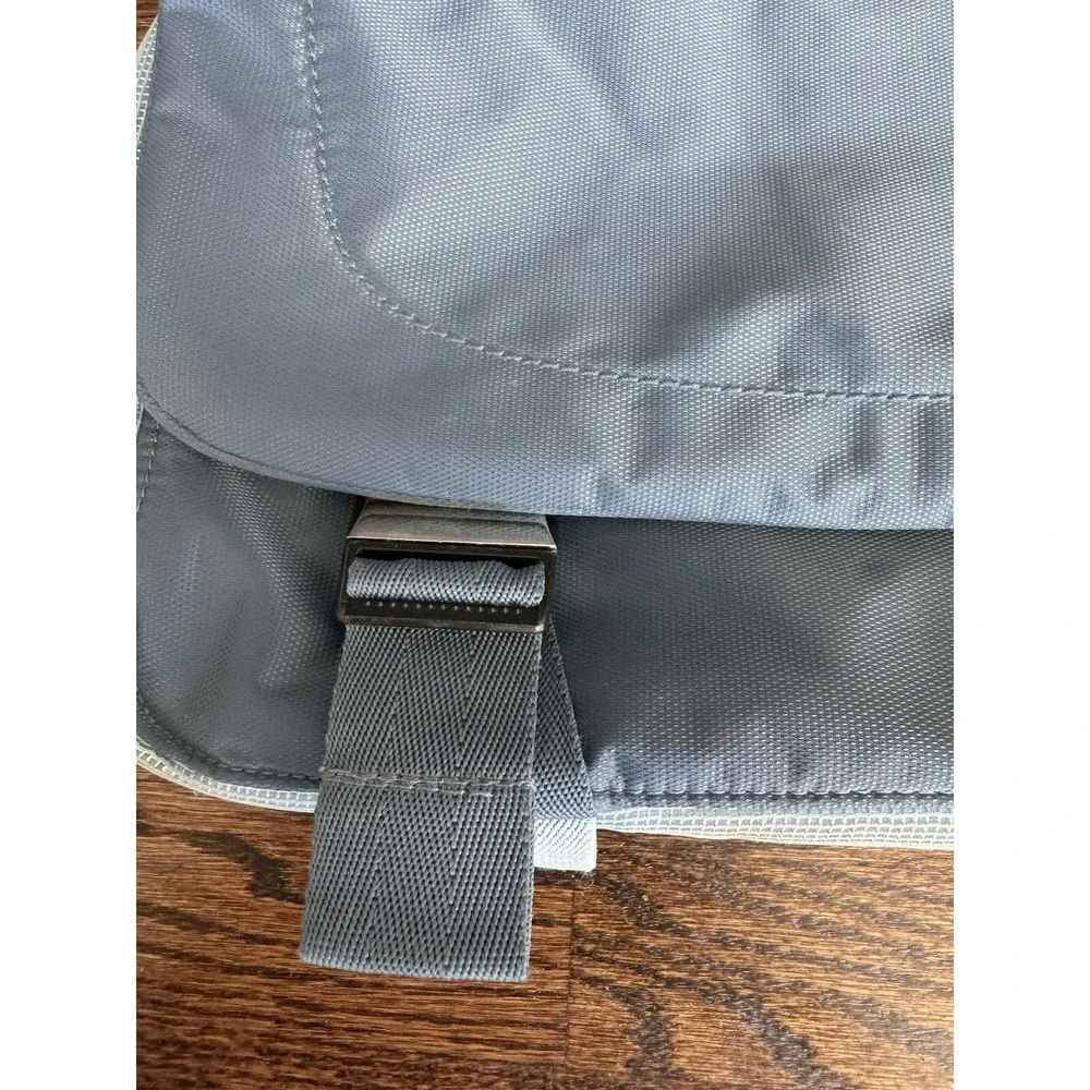 Nike Sportswear Essentials Unisex Blue‎ Messenger Bag